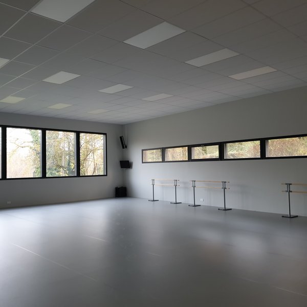 Peinture appliquée avec soin, pour un résultat impeccable et durable.